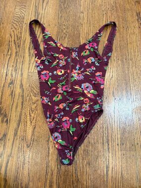 Obey Burgundy Floral Bodysuit Small‎ Zip Front Low Back Streetwear